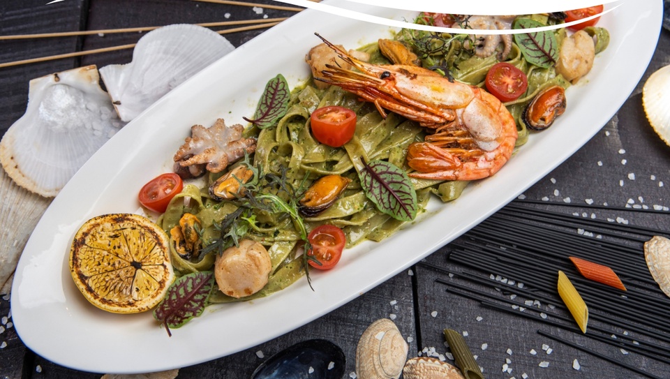 Тальятелле со шпинатом с песто и морепродуктами - 750 ₽, заказать онлайн.