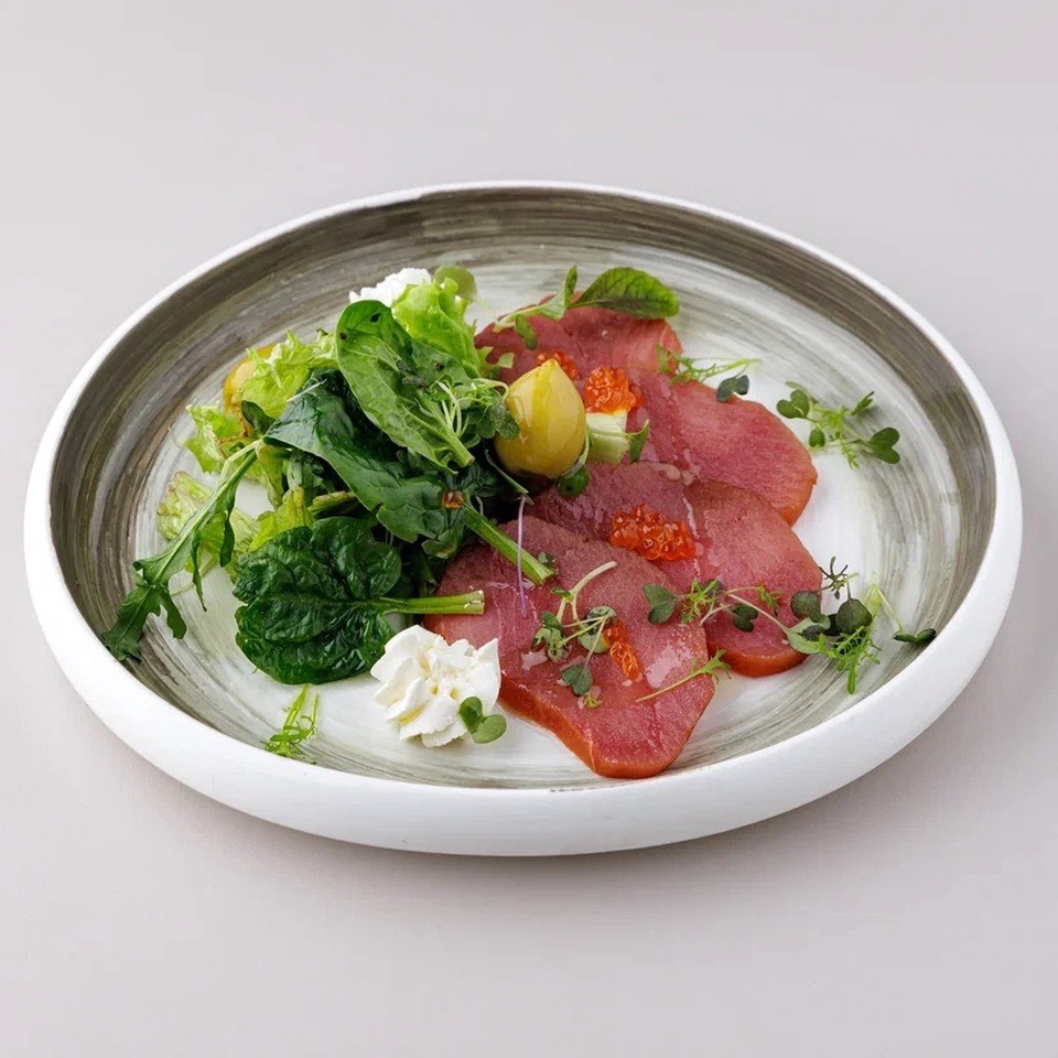 Карпачо из копченого тунца с сыром - 830 ₽, заказать онлайн.