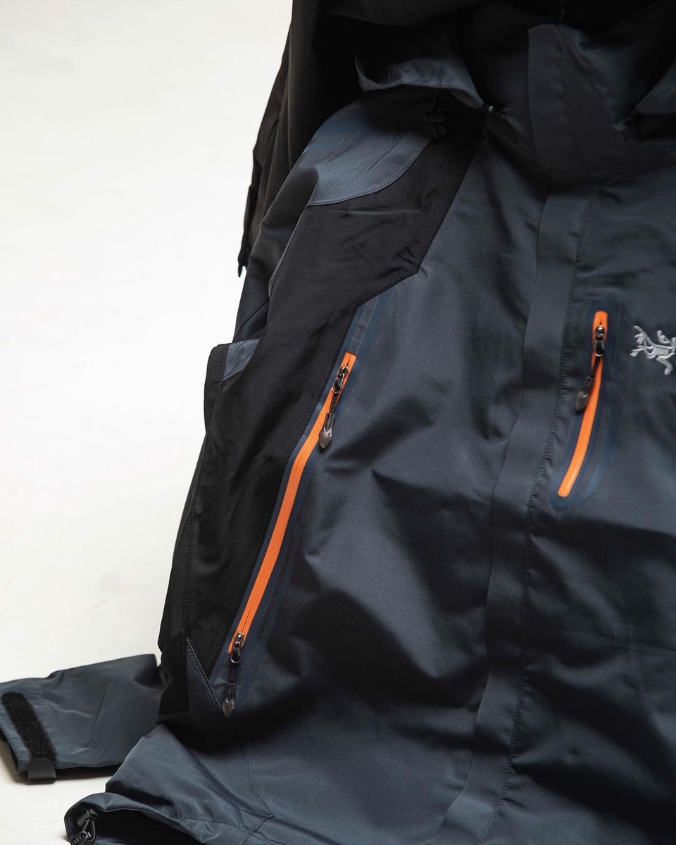 Ветровка Arcteryx - 8 000 ₽, заказать онлайн.