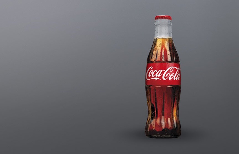 Коллы в оренбурге. Coca Cola 330 мл. Кока-кола стекло 0.33. Coca-Cola 330 мл стекло. Coca Cola 330 ml стекло.