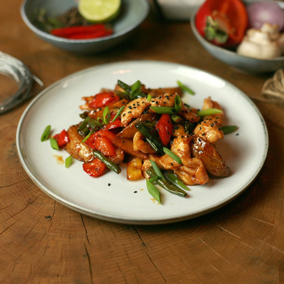 WOK курица с овощами - 270 ₽, заказать онлайн.