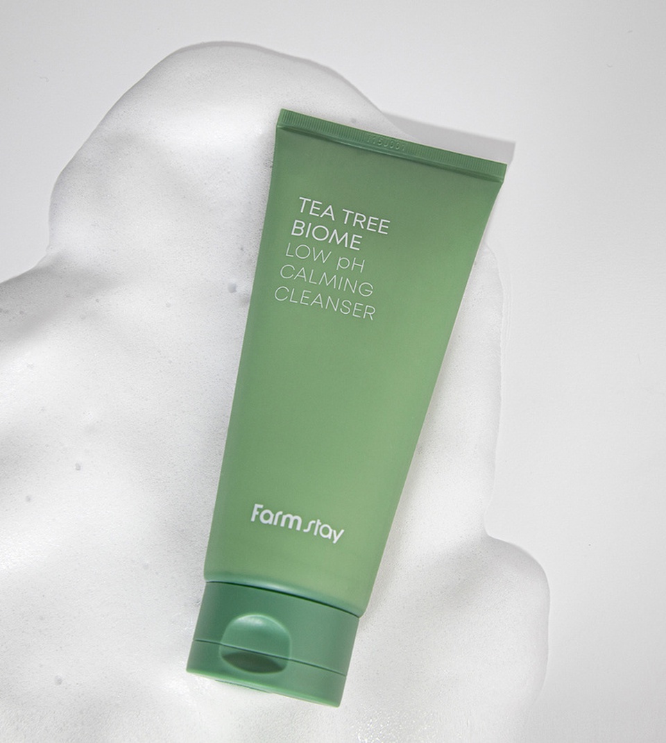 FarmStay Успокаивающая пенка для чувствительной кожи - Tea Tree Biome Low pH Calming Cleanser, 180мл - 1 359 ₽, заказать онлайн.