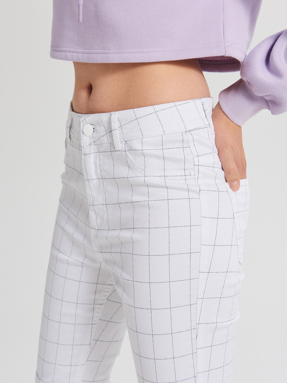 Клетчатые брюки с завышенной талией - 499 ₽, заказать онлайн.