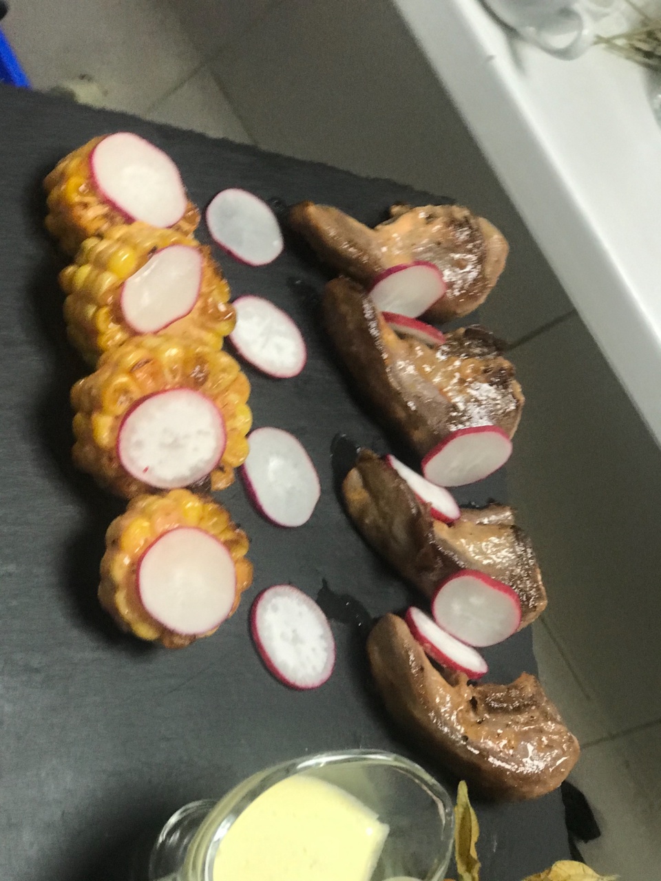 Бараньи язычки с чесночным соусом «айоли» - 390 ₽, заказать онлайн.