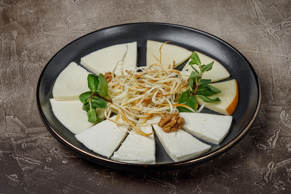 Сырная тарелка - 300 ₽, заказать онлайн.