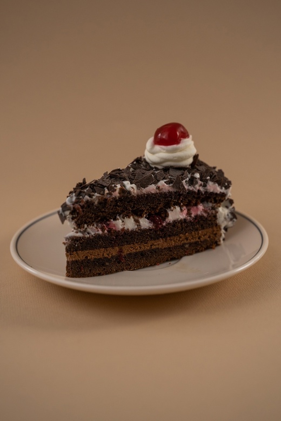 Пирожное "Черный лес" - 190 ₽, заказать онлайн.