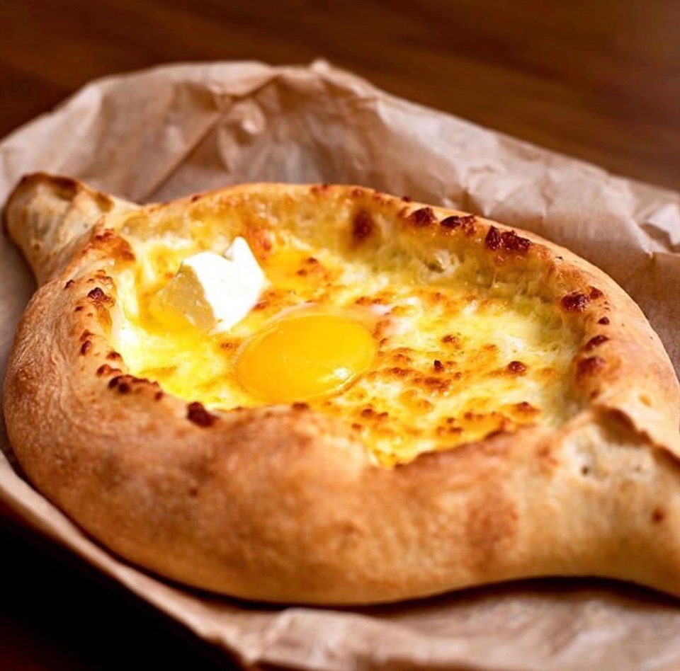Лодочка по аджарски рецепт с фото яйцом и сыром