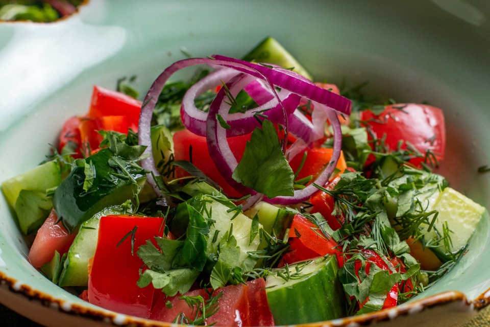 Салат овощной - 240 ₽, заказать онлайн.