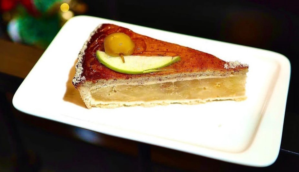 Пирожное "Швейцарское яблочное" - 135 ₽, заказать онлайн.