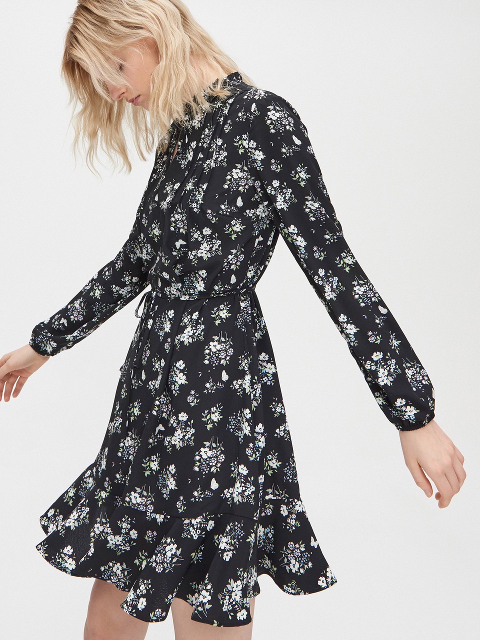 Плиссированное мини-платье - 1 699 ₽, заказать онлайн.