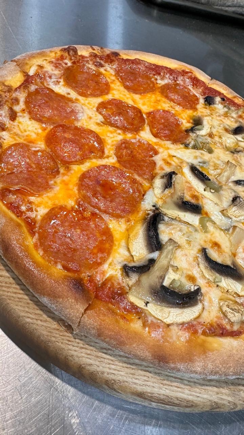 Пицца 4 сезона - 650 ₽, заказать онлайн.
