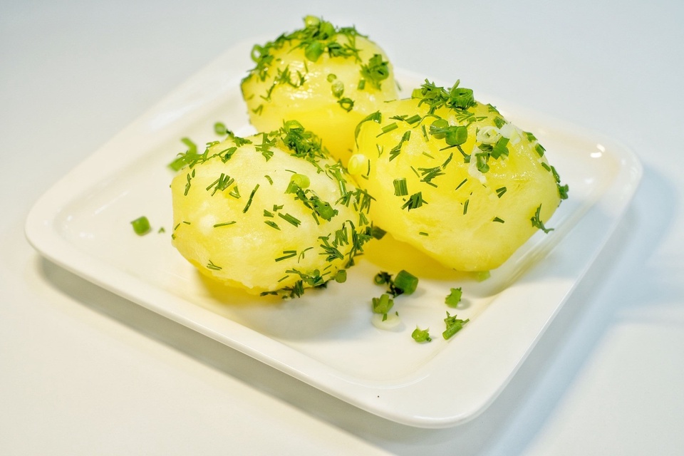 Картофель отварной со сливочным маслом - 75 ₽, заказать онлайн.