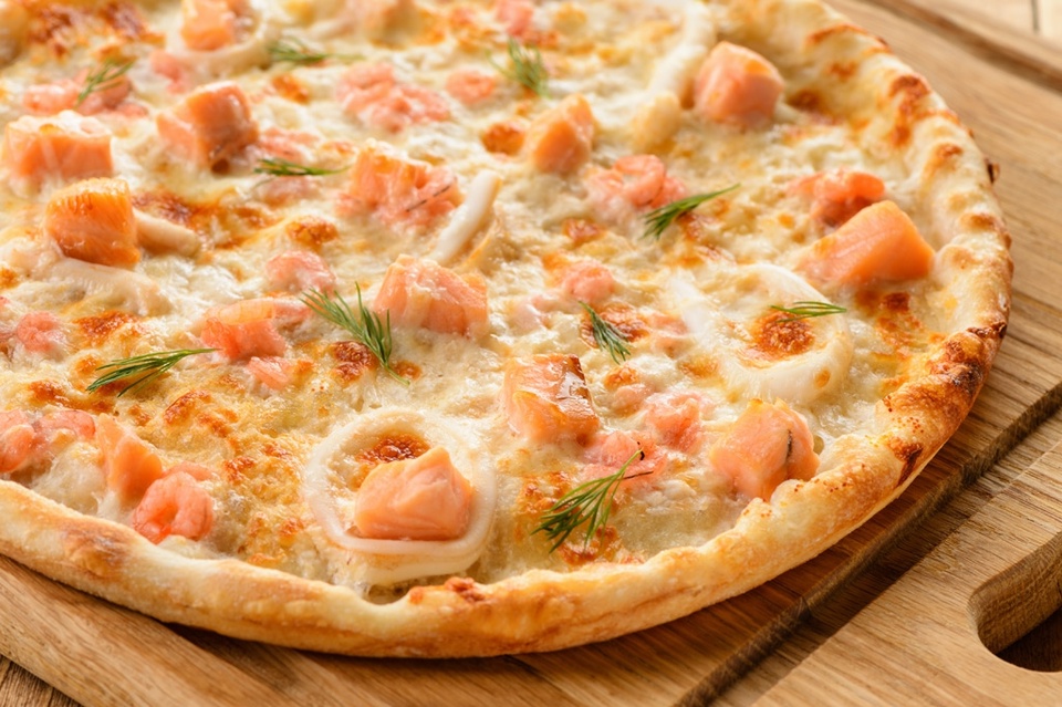 Пицца с морепродуктами - 680 ₽, заказать онлайн.